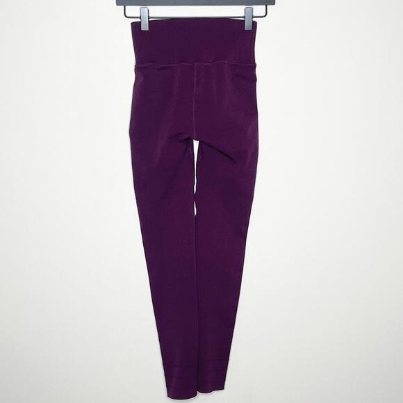 FABLETICS High-Waisted SculptKnit Classic Legging plum perfect size x-small - Picture 5 of 6